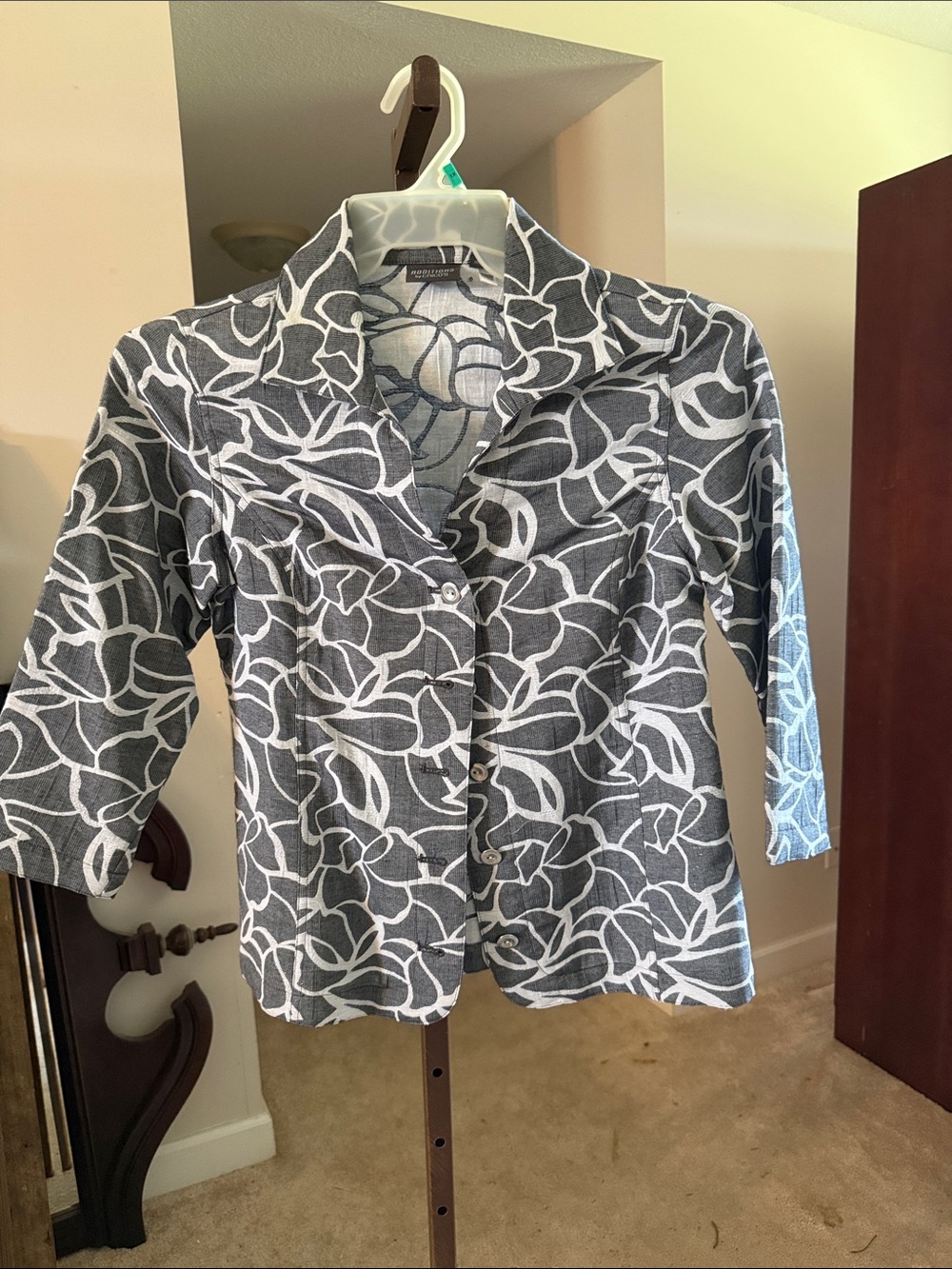 Chico's Gray and White Patterned Button-Down Shirt